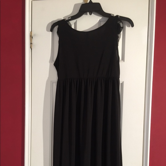 Rose Ruffled Dress - Picture 2 of 7